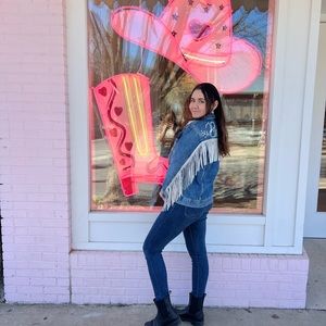 Meet your Posher, Hannah